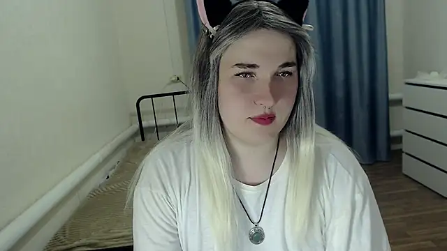 Snapshot of EvaMiron chatting on July 11, 8:11 pm EvaMiron online show from July 11, 8:11 pm