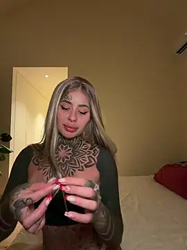 Snapshot of bambixboo chatting on June 12, 9:57 pm bambixboo online show from June 12, 9:57 pm