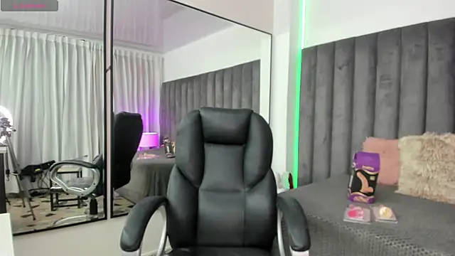 natalia curvy1 online show from March 18, 5:53 pm