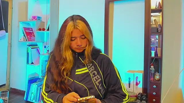 Snapshot of Amywhitexxxd chatting on February 12, 3:29 am Amywhitexxxd online show from February 12, 3:29 am