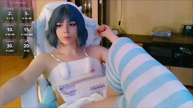 FemAlexa  online show from December 14, 6:30 pm