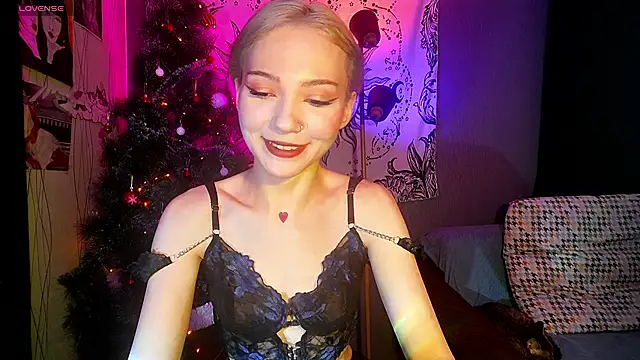 SandraBoyl online show from December 17, 4:12 am