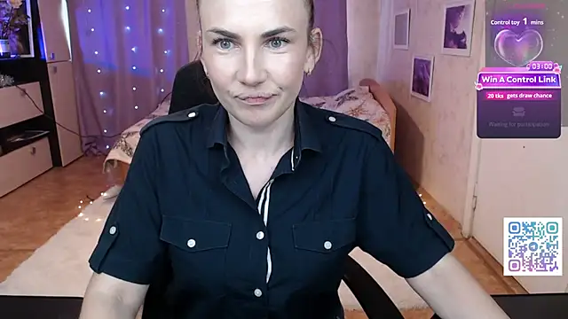 Snapshot of Daniela_Cooperr chatting on June 2, 11:23 am Daniela Cooperr online show from June 2, 11:23 am