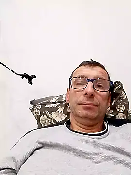 Snapshot of Anastasio33 chatting on October 4, 1:25 am Anastasio33 online show from October 4, 1:25 am