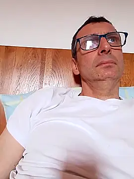 Snapshot of Anastasio33 chatting on June 16, 3:58 pm Anastasio33 online show from June 16, 3:58 pm