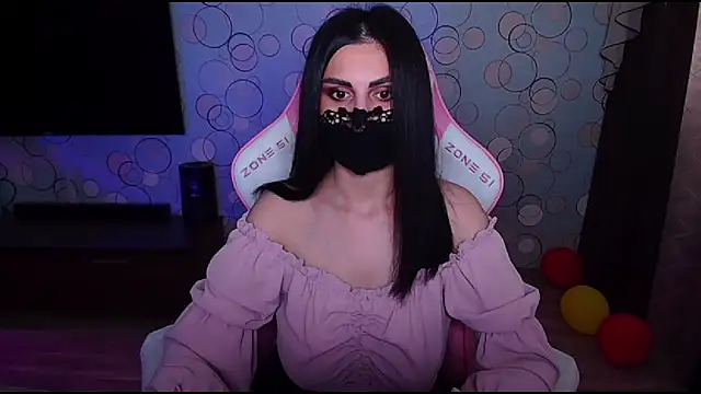 Snapshot of __Yasmina__ chatting on April 13, 5:24 am Yasmina online show from April 13, 5:24 am