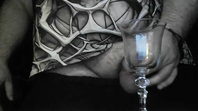 Snapshot of perversalus chatting on December 16, 5:17 am perversalus online show from December 16, 5:17 am