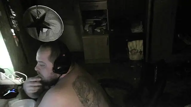 Snapshot of perversalus chatting on January 8, 5:05 pm perversalus online show from January 8, 5:05 pm