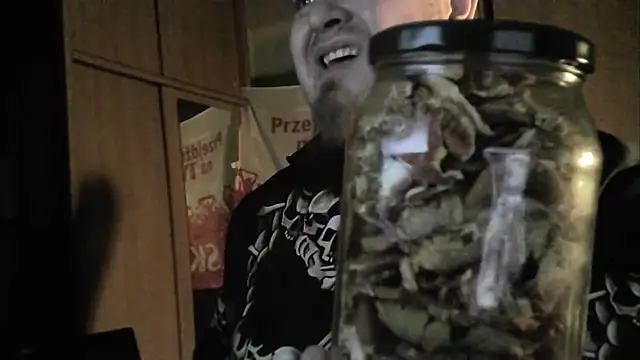 Snapshot of perversalus chatting on February 9, 10:43 pm perversalus online show from February 9, 10:43 pm