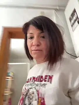 Snapshot of emillyjames chatting on February 17, 8:19 am emillyjames online show from February 17, 8:19 am