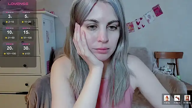 Snapshot of pawpaws chatting on June 23, 8:23 am pawpaws online show from June 23, 8:23 am