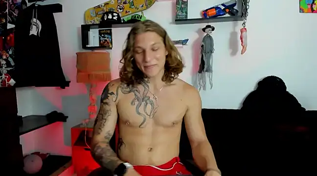 Snapshot of Tom_Krakow chatting on December 2, 11:07 pm Tom Krakow online show from December 2, 11:07 pm