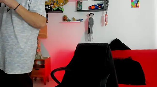 Snapshot of Tom_Krakow chatting on December 5, 8:11 pm Tom Krakow online show from December 5, 8:11 pm