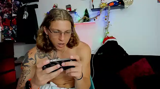 Snapshot of Tom_Krakow chatting on December 12, 9:37 pm Tom Krakow online show from December 12, 9:37 pm