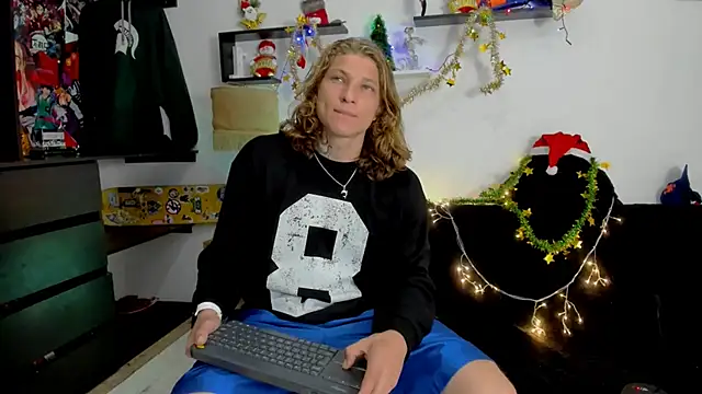 Snapshot of Tom_Krakow chatting on December 28, 6:29 pm Tom Krakow online show from December 28, 6:29 pm