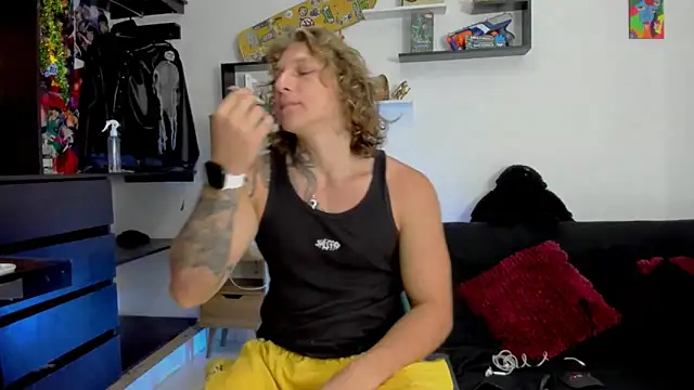 Snapshot of Tom_Krakow chatting on January 9, 3:01 pm Tom Krakow online show from January 9, 3:01 pm