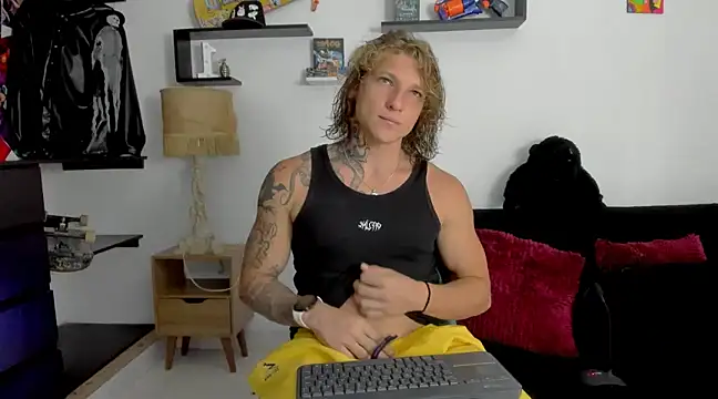 Snapshot of Tom_Krakow chatting on January 9, 6:04 pm Tom Krakow online show from January 9, 6:04 pm