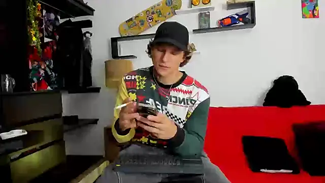 Snapshot of Tom_Krakow chatting on February 26, 7:49 pm Tom Krakow online show from February 26, 7:49 pm