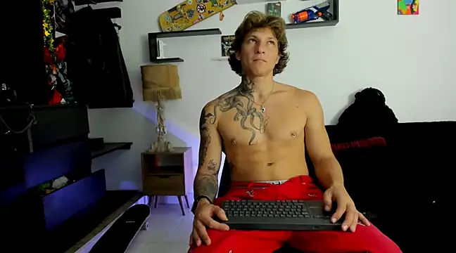 Snapshot of Tom_Krakow chatting on February 28, 9:01 pm Tom Krakow online show from February 28, 9:01 pm