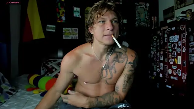 Snapshot of Tom_Krakow chatting on September 15, 4:51 pm Tom Krakow online show from September 15, 4:51 pm