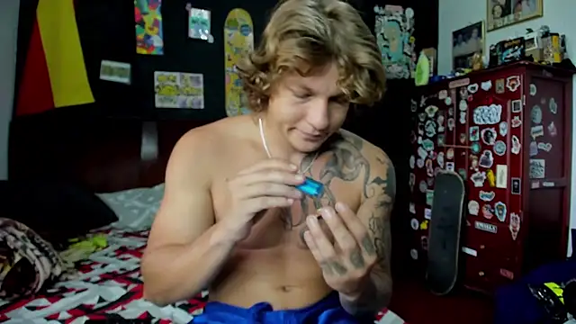 Snapshot of Tom_Krakow chatting on October 18, 4:30 pm Tom Krakow online show from October 18, 4:30 pm