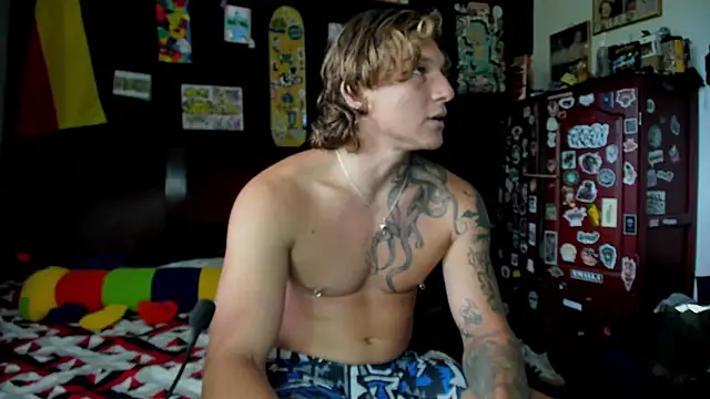 Snapshot of Tom_Krakow chatting on October 23, 8:51 pm Tom Krakow online show from October 23, 8:51 pm