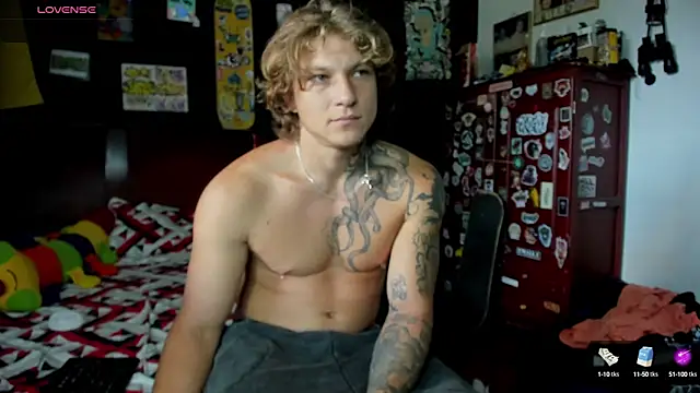 Snapshot of Tom_Krakow chatting on October 25, 9:09 pm Tom Krakow online show from October 25, 9:09 pm