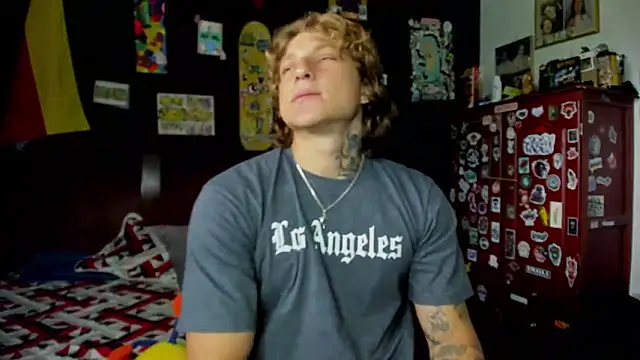 Snapshot of Tom_Krakow chatting on October 28, 3:47 pm Tom Krakow online show from October 28, 3:47 pm