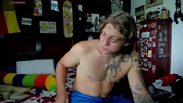 Snapshot of Tom_Krakow chatting on November 1, 6:21 pm Tom Krakow online show from November 1, 6:21 pm