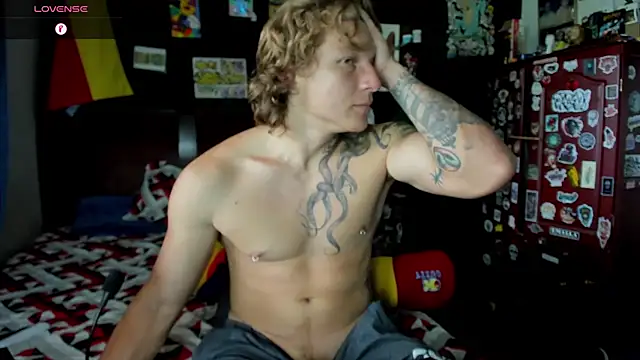 Snapshot of Tom_Krakow chatting on November 5, 7:14 pm Tom Krakow online show from November 5, 7:14 pm