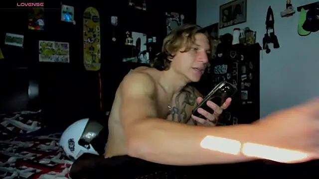 Snapshot of Tom_Krakow chatting on November 10, 9:47 pm Tom Krakow online show from November 10, 9:47 pm