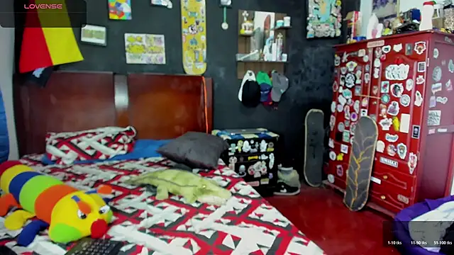 Snapshot of Tom_Krakow chatting on November 12, 4:29 pm Tom Krakow online show from November 12, 4:29 pm