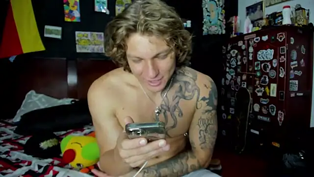 Snapshot of Tom_Krakow chatting on November 15, 9:11 pm Tom Krakow online show from November 15, 9:11 pm