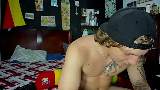 Snapshot of Tom_Krakow chatting on November 16, 6:57 pm Tom Krakow online show from November 16, 6:57 pm