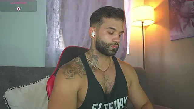 Snapshot of MarkHazze chatting on July 10, 10:56 pm MarkHazze online show from July 10, 10:56 pm