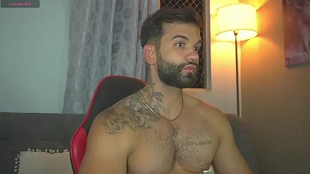 Snapshot of MarkHazze chatting on July 25, 1:04 am MarkHazze online show from July 25, 1:04 am