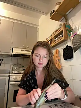 cuteFoxi online show from February 16, 11:05 pm