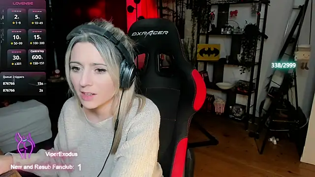 Lisaonthemoon online show from March 17, 12:30 am