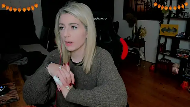 Lisaonthemoon online show from November 25, 6:41 pm