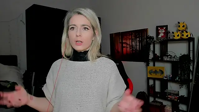 Lisaonthemoon online show from February 10, 6:12 pm