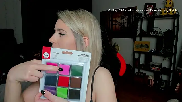 Lisaonthemoon online show from February 25, 7:45 pm