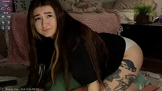 Megan  Hart online show from December 22, 11:00 am