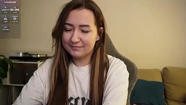 Megan  Hart online show from October 1, 9:26 am