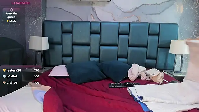 Snapshot of Nahomi_Wild chatting on February 4, 2:07 am Nahomi Wild online show from February 4, 2:07 am