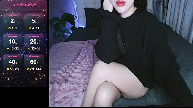  Viviann  online show from December 13, 4:16 pm