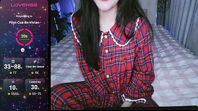  Viviann  online show from December 23, 7:52 pm