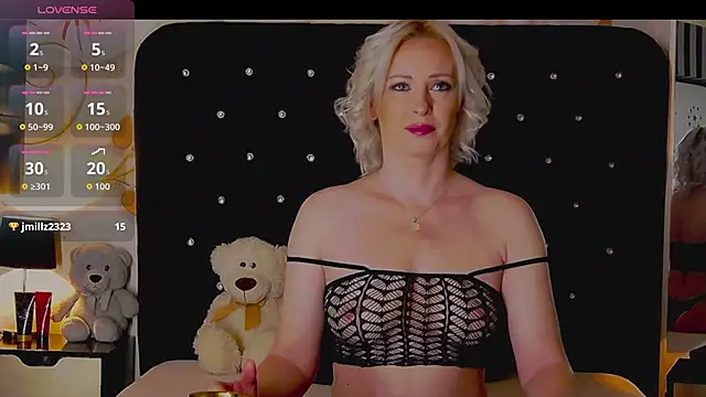 OliviaShaw23 online show from February 10, 9:08 pm