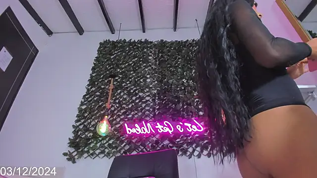 Snapshot of Brianna_Stars chatting on December 3, 8:50 pm Brianna Stars online show from December 3, 8:50 pm