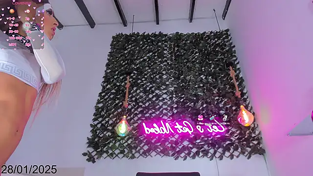 Snapshot of Brianna_Stars chatting on January 28, 8:36 pm Brianna Stars online show from January 28, 8:36 pm