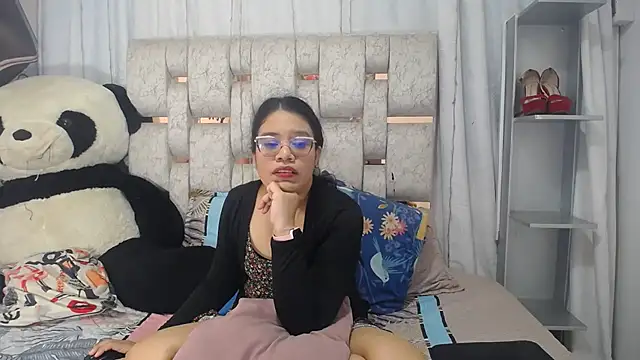 KEYRA-MILLER- online show from February 26, 1:59 am